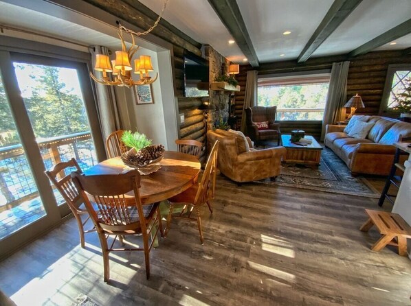 Smart TV, fireplace, foosball, books - Timber Ridge - Memories are made here! (Florissant)