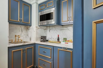 Presidential Suite, 1 Bedroom | Private kitchen at Hotel Per La, Autograph Collection