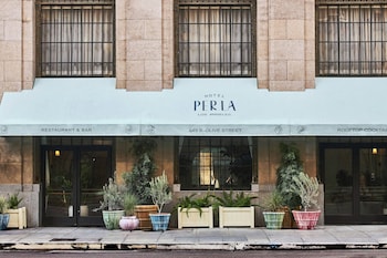 View from property looking out at Hotel Per La, Autograph Collection