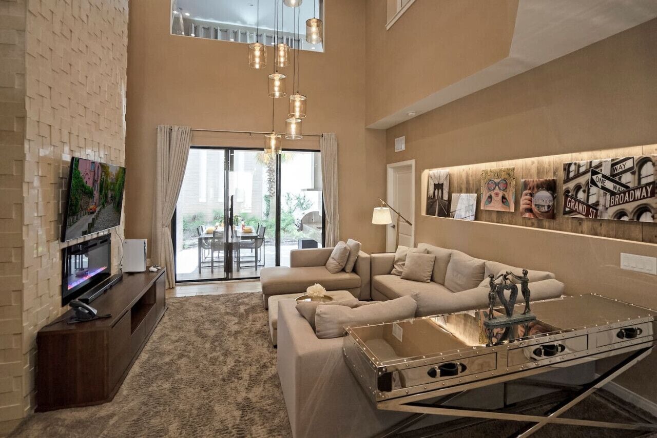 TV, peis, videospill og stereoanlegg