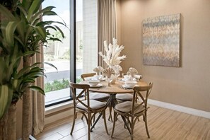 Dining - Magic Village Dream Disney Stay|Resort Pool + PS3 (Kissimmee)