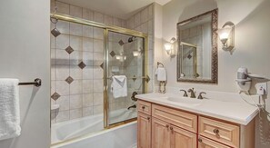 Shower, towels - Copper Springs 3 Bedroom Condo #327 by RedAwning (Copper Mountain)