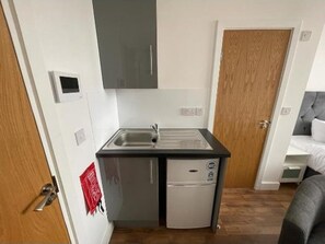 Studio, 2 Single Beds