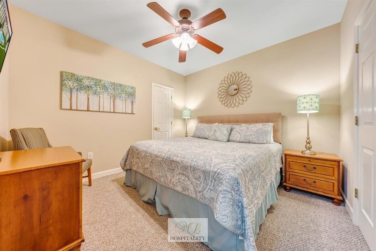 2 bedrooms, iron/ironing board, internet, bed sheets