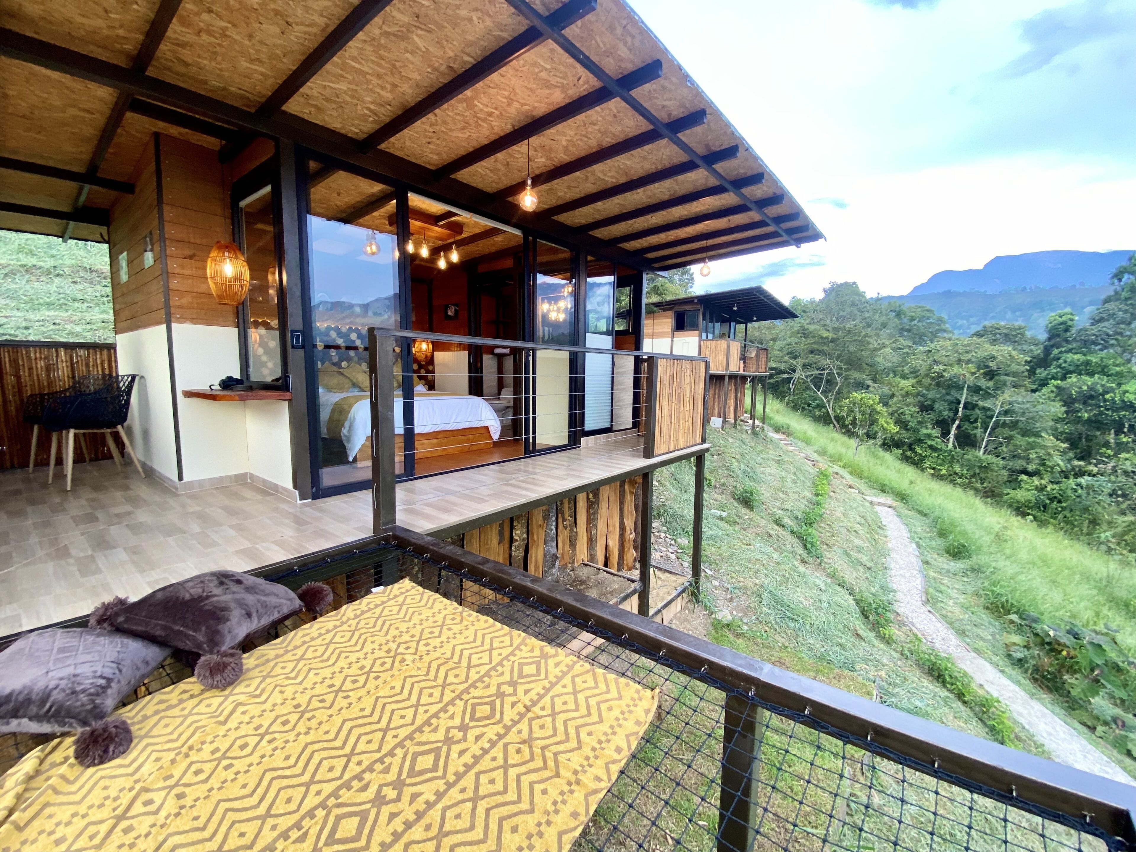 Double Cabin | Living area