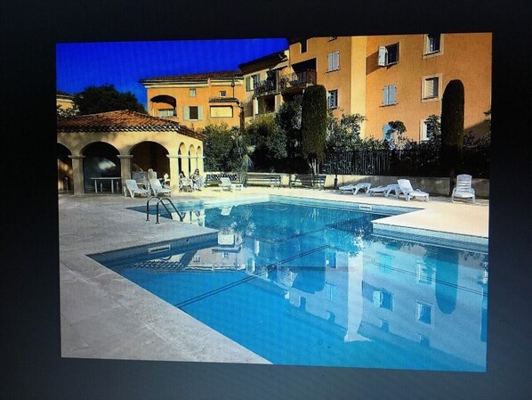 Piscina a l'aire lliure