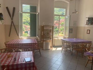 Dagelijks ontbijt met lokale gerechten (toeslag)