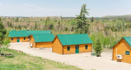 #12 -Flagpole View Cabins-King