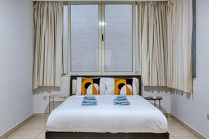 3 chambres, fer et planche à repasser, Wi-Fi gratuit, draps fournis