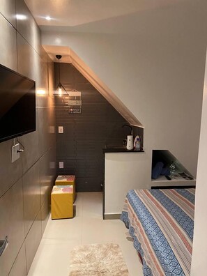 Standard Twin Room, 1 Bedroom | Hypo-allergenic bedding, individually decorated, laptop workspace