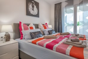 4 chambres, coffres-forts dans les chambres, fer et planche à repasser