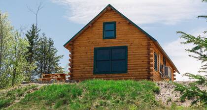 #28 - Flagpole View Cabins - King Plus Cabin