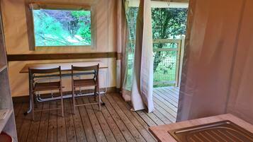 Classic Chalet | Blackout curtains, free WiFi