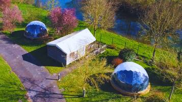 Premium Tent | Water view