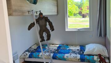 Klassieke stacaravan, 2 slaapkamers | Verduisterende gordijnen, gratis wifi