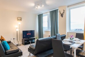 Apartment, Multiple Beds | Living room