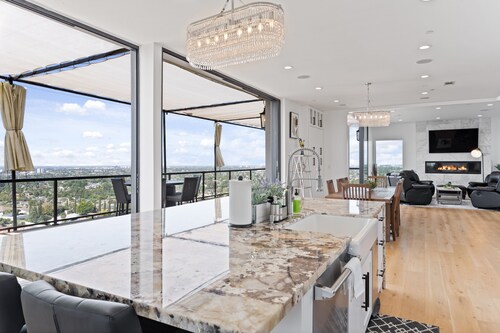 360° HILLTOP VIEW / Ultra Modern / 15min DISNEY