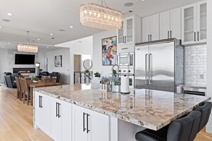 Dining - 360° HILLTOP VIEW / Ultra Modern / 15min DISNEY (Santa Ana)