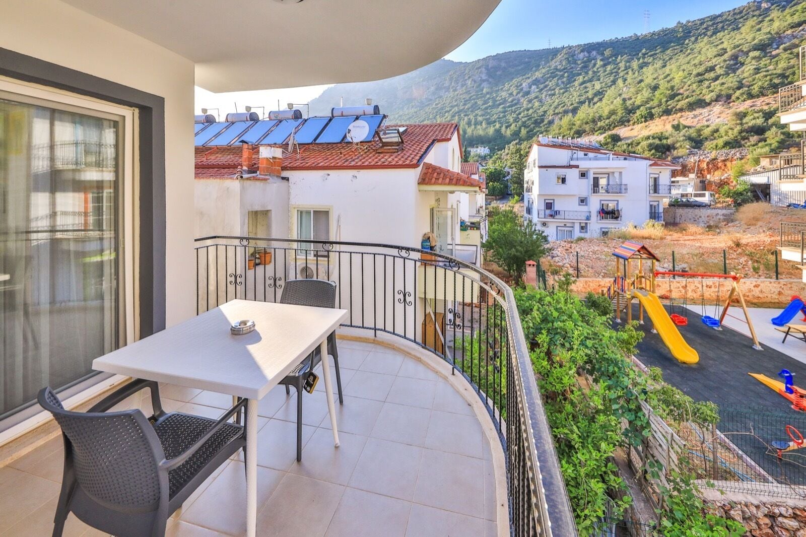 Classic Apartment | Balcony view