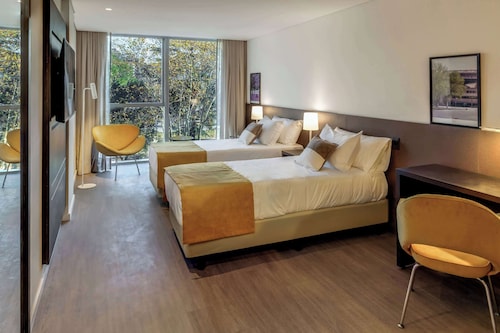 Dazzler by Wyndham La Plata