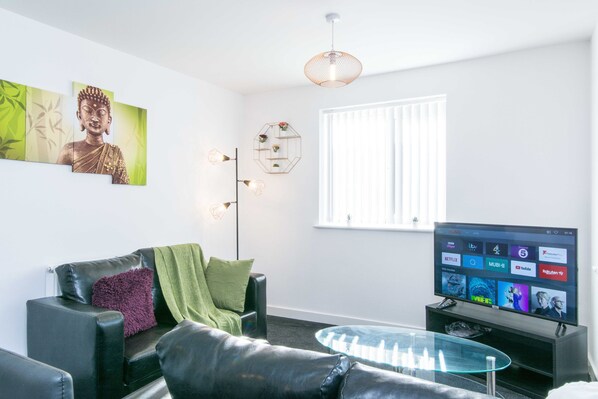 Apartment, Multiple Beds | Living room