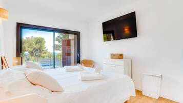 2 makuuhuonetta, silitysrauta/-lauta, ilmainen Wi-Fi, vuodevaatteet