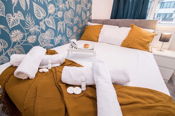 Apartment, Multiple Beds