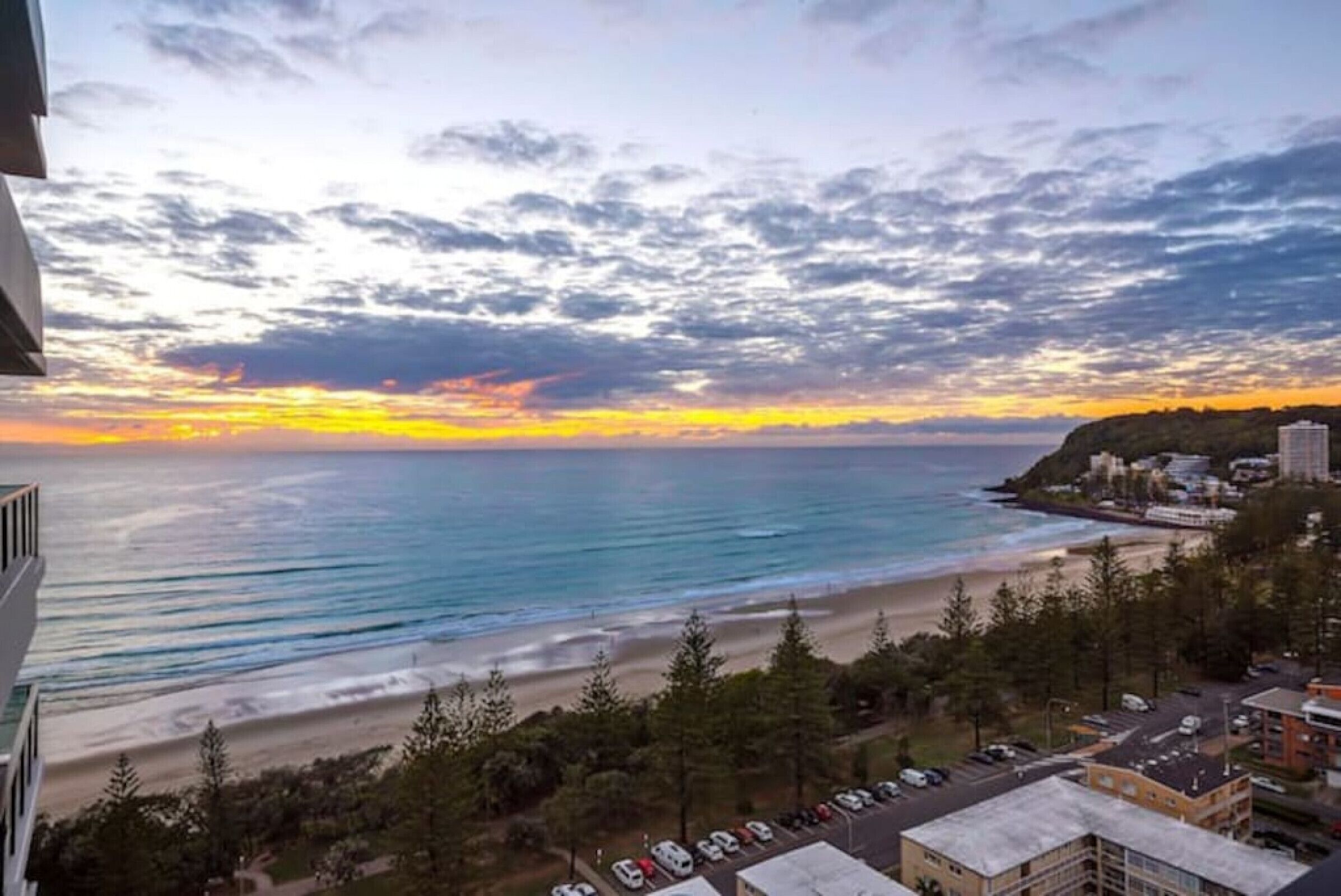 2342HPS-116-BROADWALK BURLEIGH  · 5 Star Beachfront Sky Home Amazing Ocean Views!