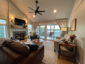 Smart TV, books, stereo, printers