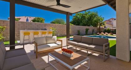 🌵Live La Dolce Vita!🌵Modern desert home with private Pool, Spa & Casita