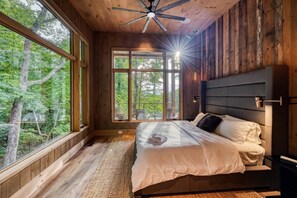 3 Schlafzimmer, Schreibtisch, Bügeleisen/Bügelbrett, WLAN