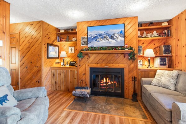 TV, fireplace
