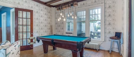Spielezimmer