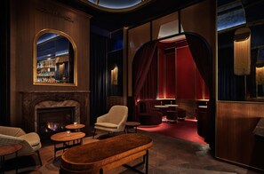 2 bars/lounges, poolside bar - Pendry Washington DC - The Wharf (Washington)