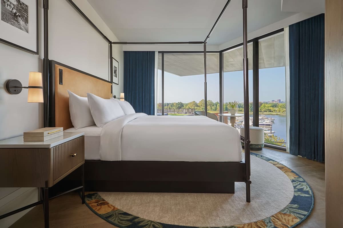 Corner River View King | 1 phòng ngủ, bộ trải giường bằng vải cotton Ai Cập