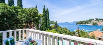 Apartments & Rooms Mara & Petrunjela - Double or Twin Room with Sea View