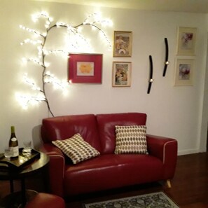 Living area - Happy Place!! Asheville and Black Mountain! (Swannanoa)