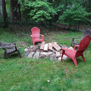 Property grounds - Happy Place!! Asheville and Black Mountain! (Swannanoa)