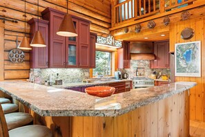 Fridge, microwave, oven, stovetop - Stillwater - Luxury Truckee 4BR, Pet Friendly w Hot Tub & Sauna (Truckee)