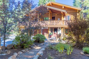 Exterior - Stillwater - Luxury Truckee 4BR, Pet Friendly w Hot Tub & Sauna (Truckee)