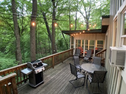 Treetops Cabin in the Woods!