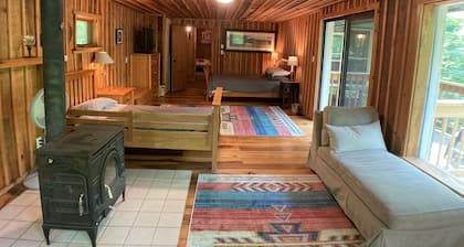 Treetops Cabin in the Woods!