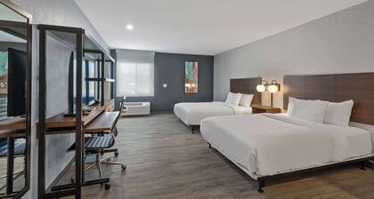 Everhome Suites Corona