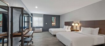 Everhome Suites Corona