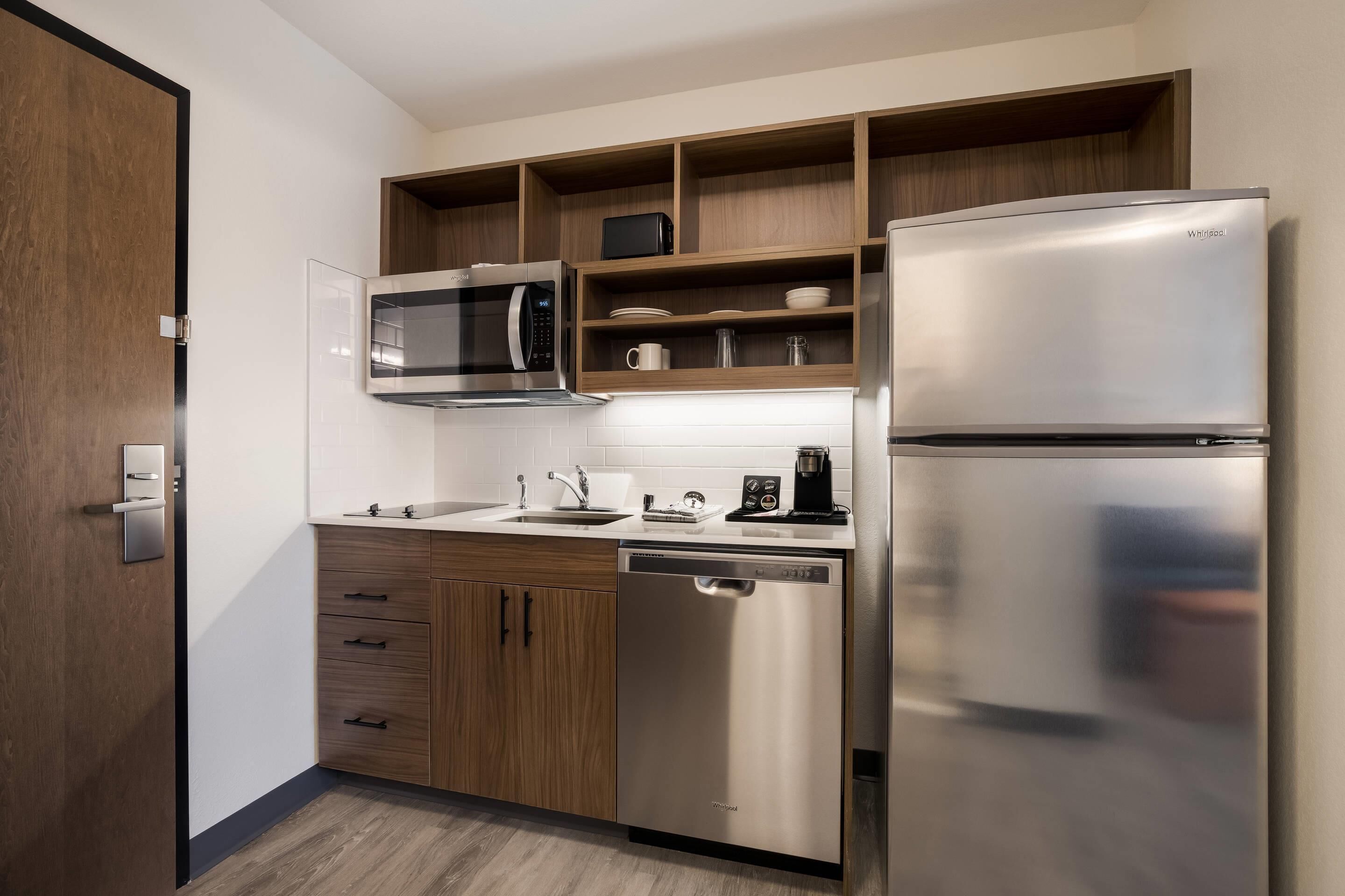 Habitación estándar, 1 cama de matrimonio grande, no fumadores | Escritorio, espacio para trabajar con un portátil, wifi gratis