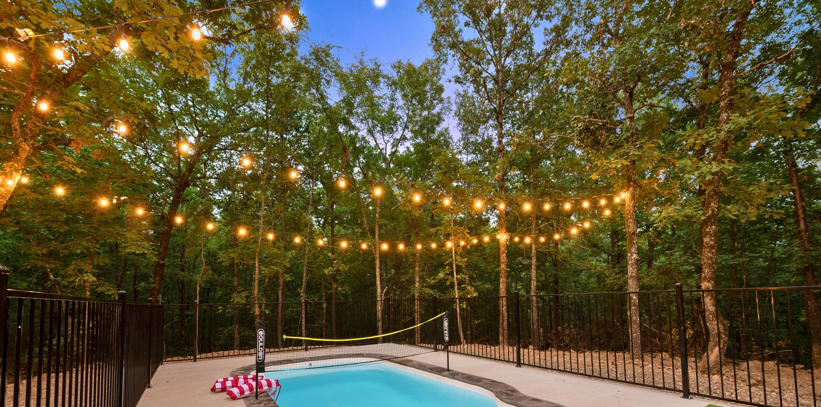 Een verwarmd zwembad