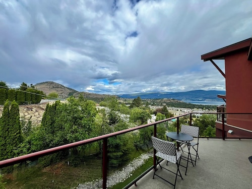 Peaceful Retreat with Breathtaking View