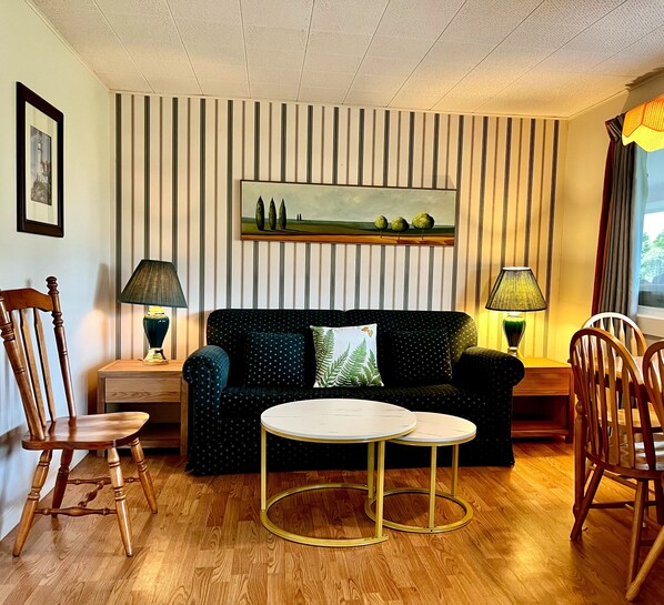 Télévision à écran plat de 30 pouces avec chaînes par câble, télévision