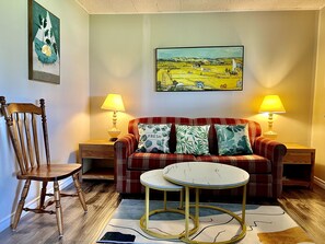 Suite, 2 chambres, en bord de piscine | Coin séjour