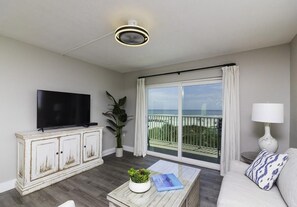 Smart TV - Spectacular Direct Oceanfront Condo - Wraparound Balcony - Top Floor! (Saint Augustine)